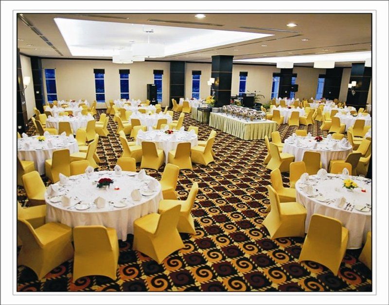 ג'איפורה Swiss-Belhotel Papua מסעדה תמונה